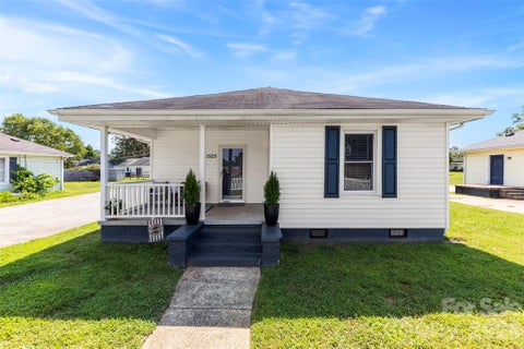 Photo of 1525 Perfection Avenue, Belmont, NC 28012 (MLS # 4423972)