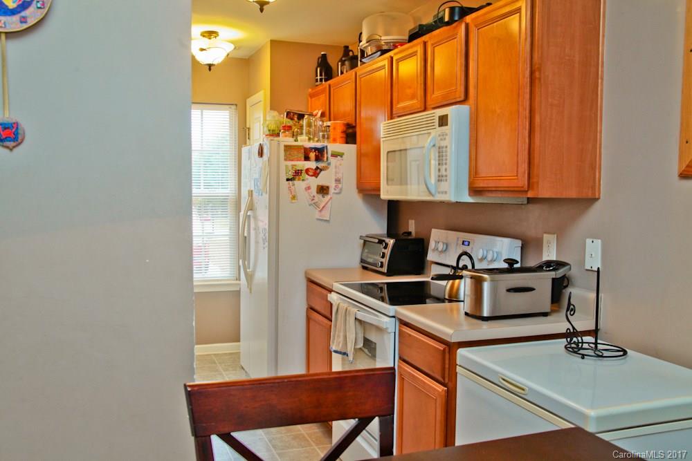 Oaks Of Broadway - Residential