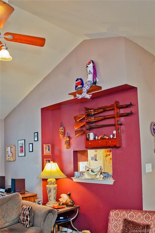 Oaks Of Broadway - Residential