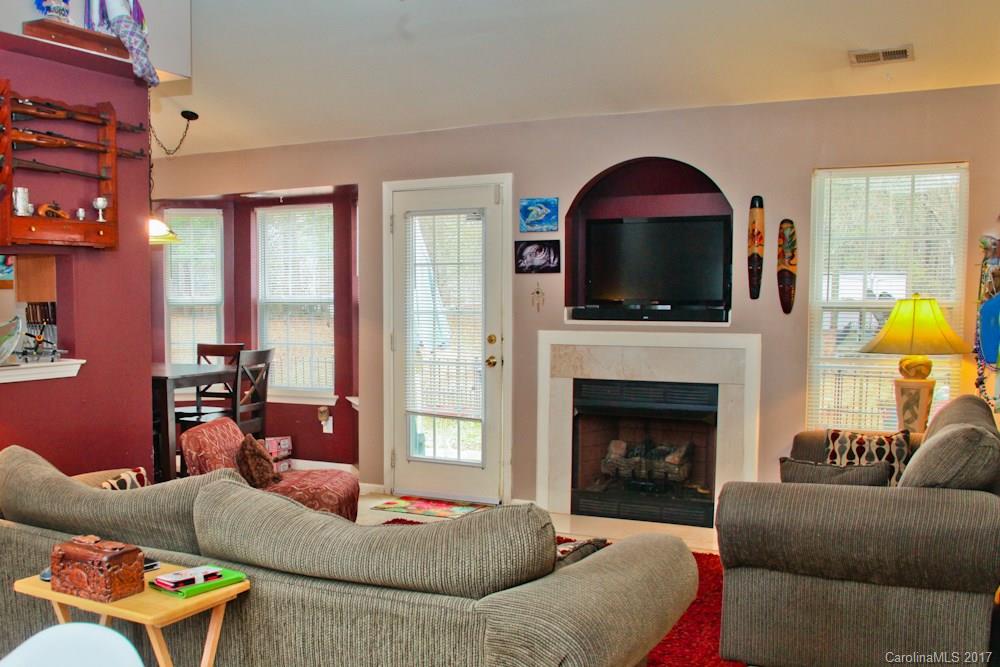 Oaks Of Broadway - Residential