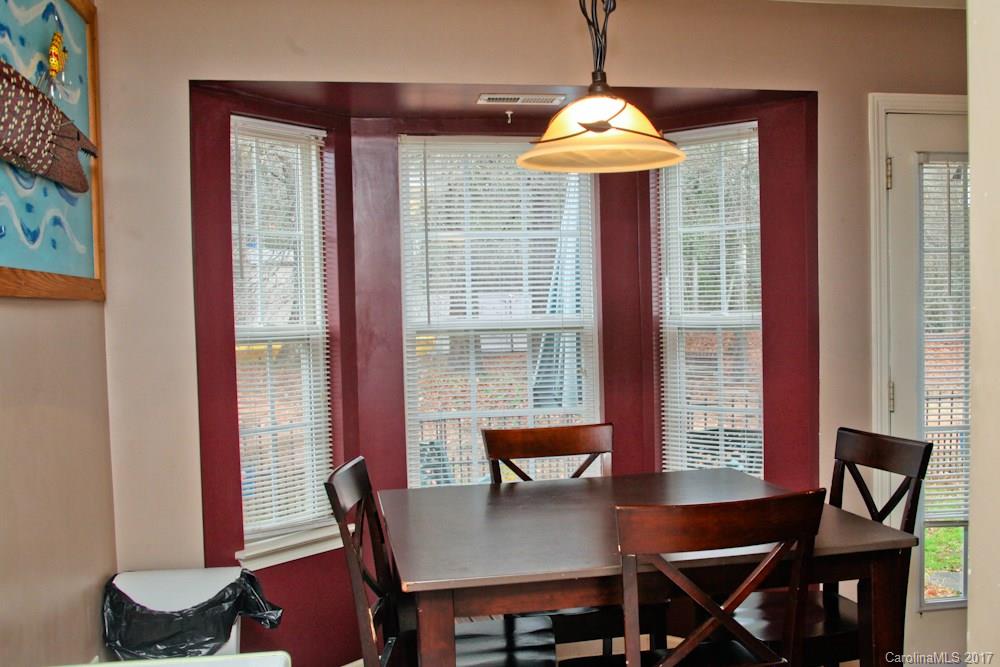 Oaks Of Broadway - Residential