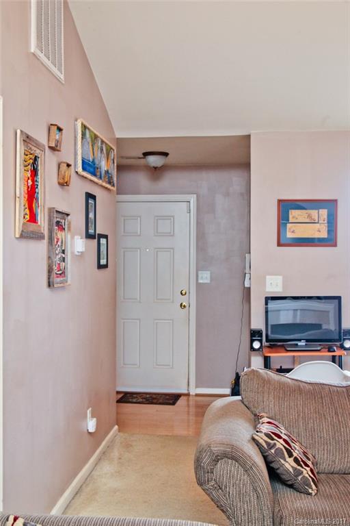 Oaks Of Broadway - Residential