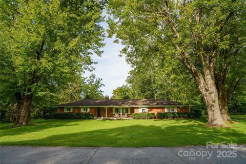 335 Lake Circle Drive Hendersonville NC 28792