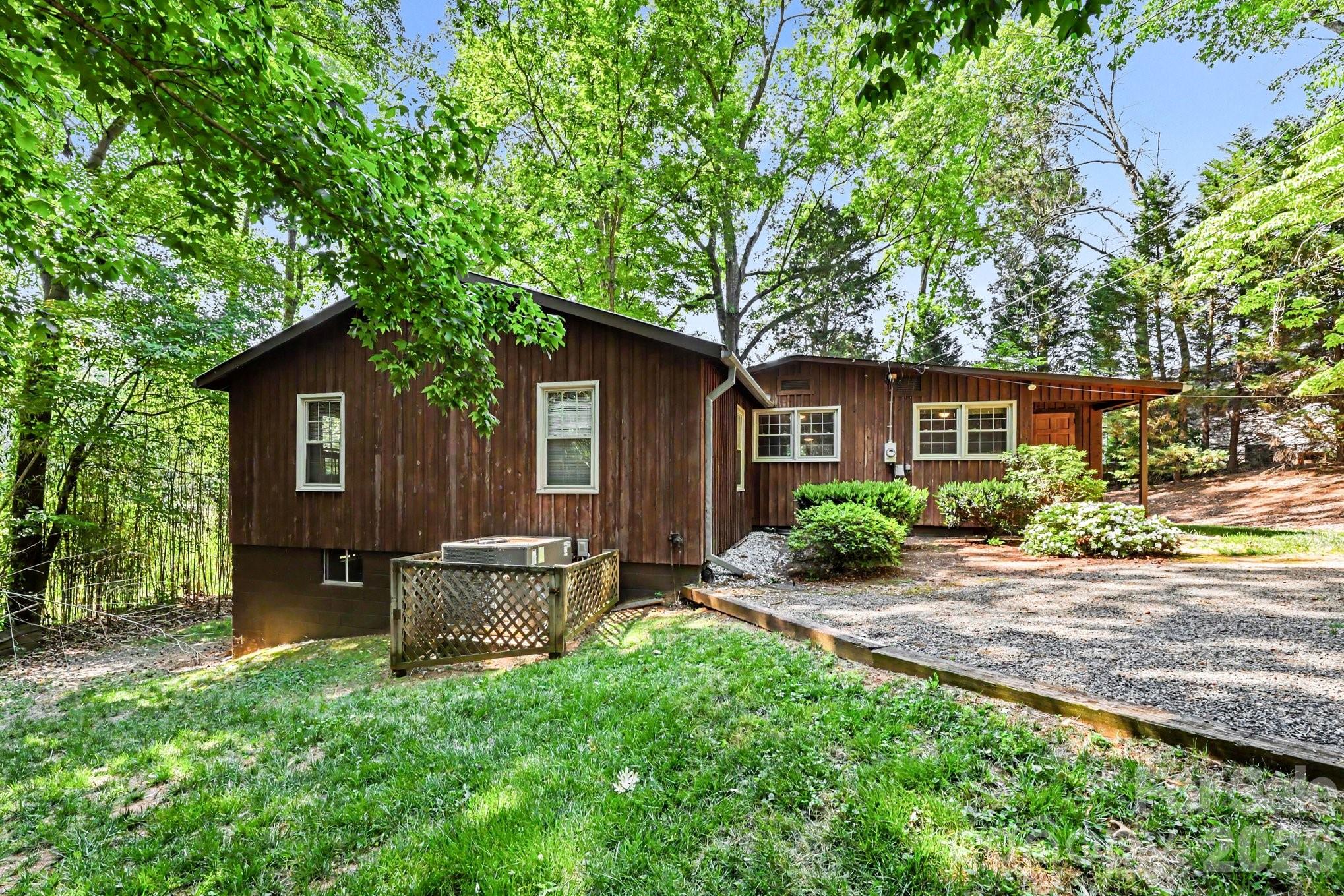 1589 Warf Road