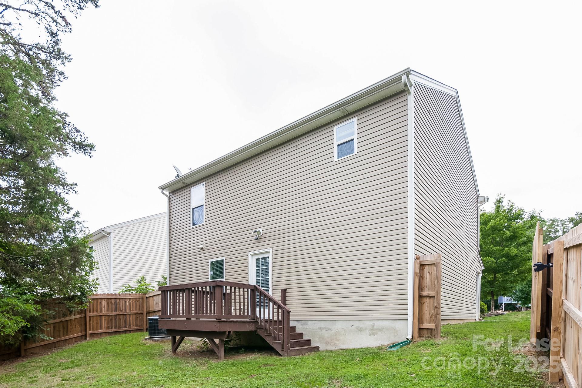 Lakewood Ridge - Residential Lease