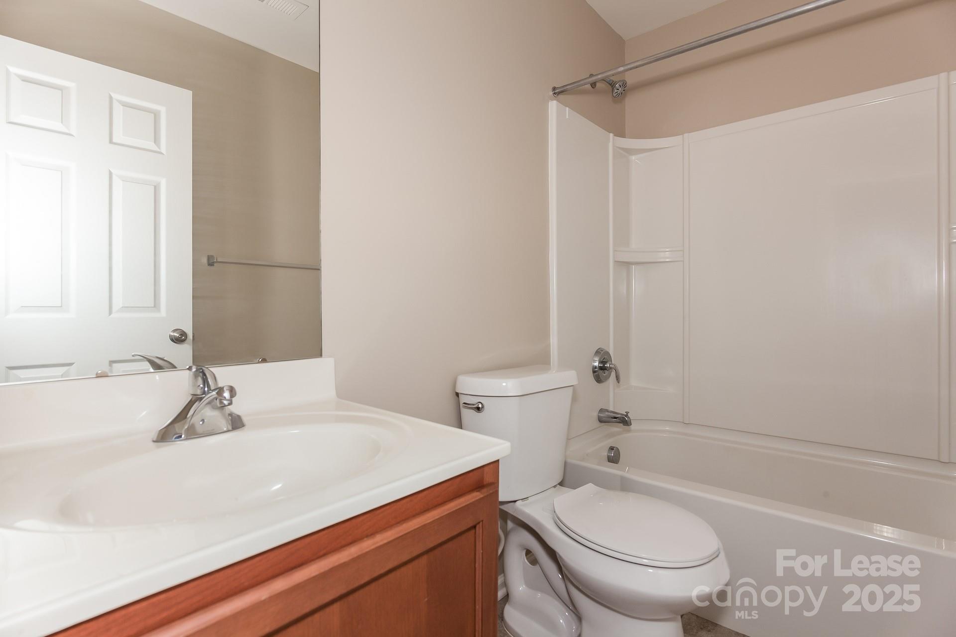 Lakewood Ridge - Residential Lease