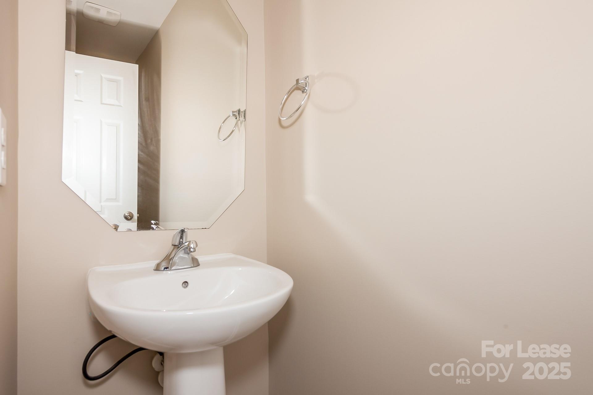 Lakewood Ridge - Residential Lease