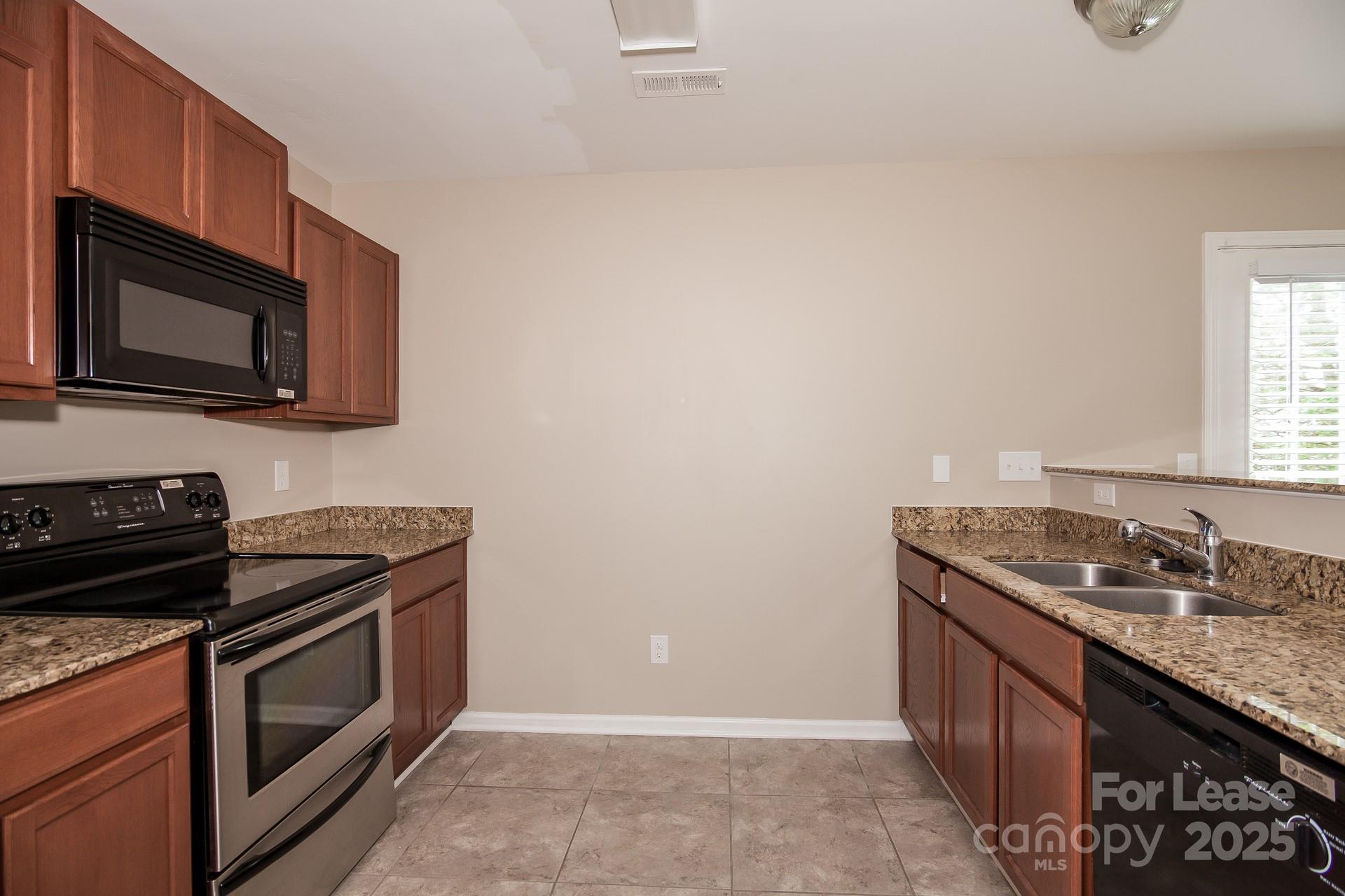 Lakewood Ridge - Residential Lease