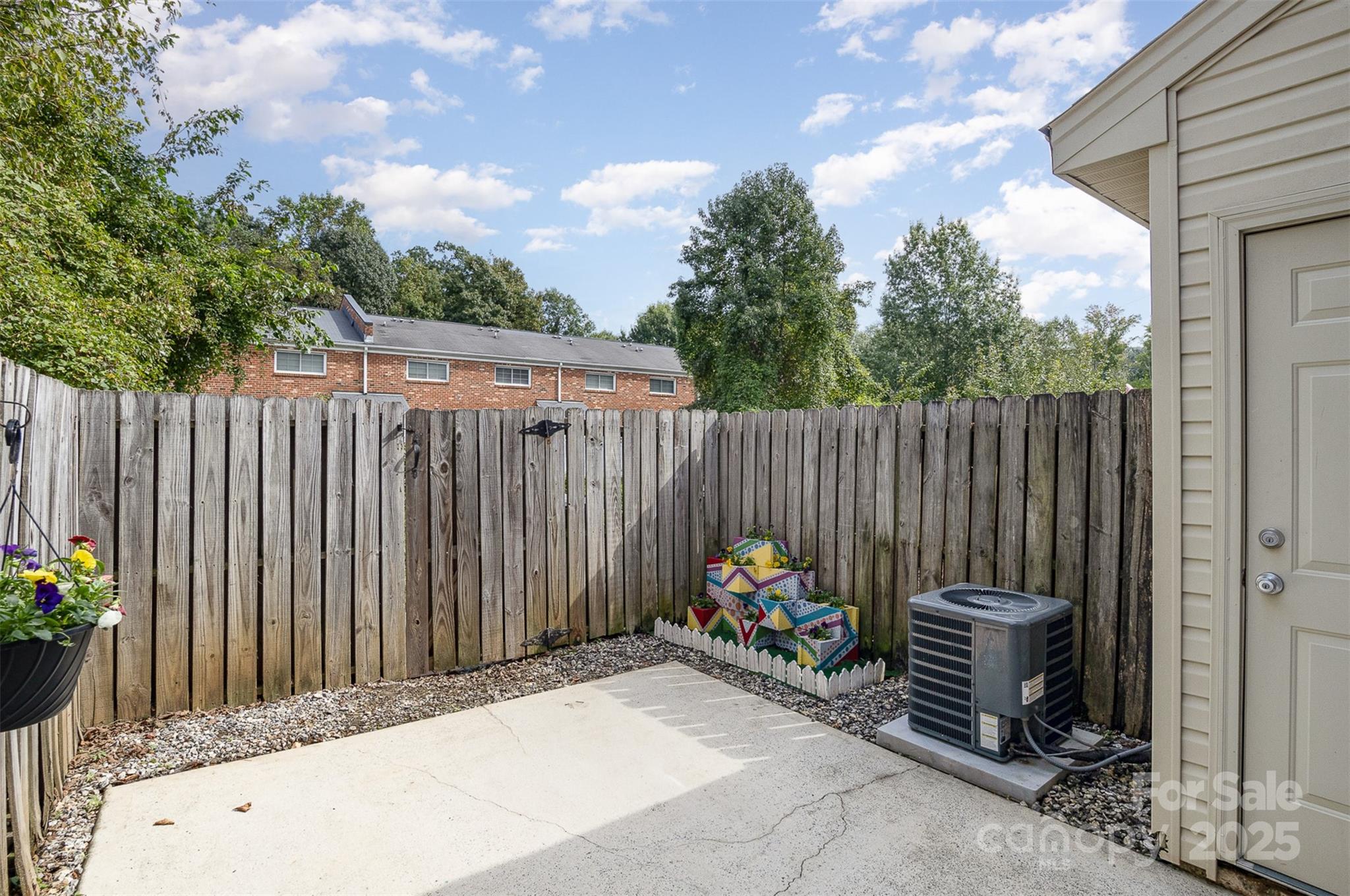 Jamestowne Commons - Residential