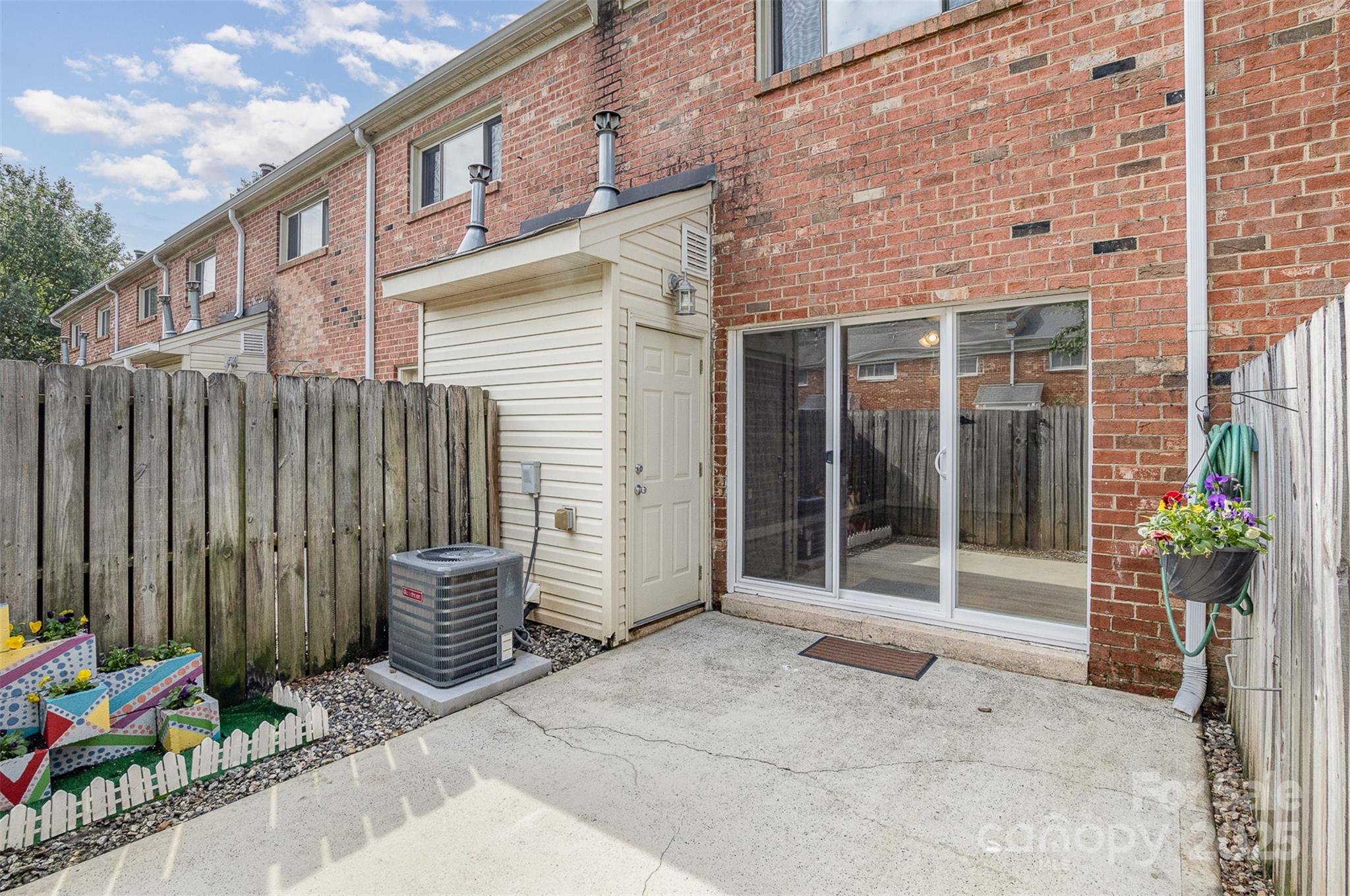 Jamestowne Commons - Residential