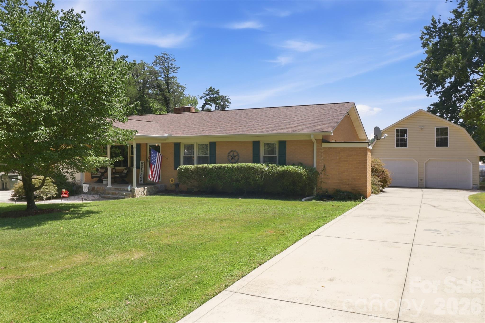 724 Hillcrest Drive