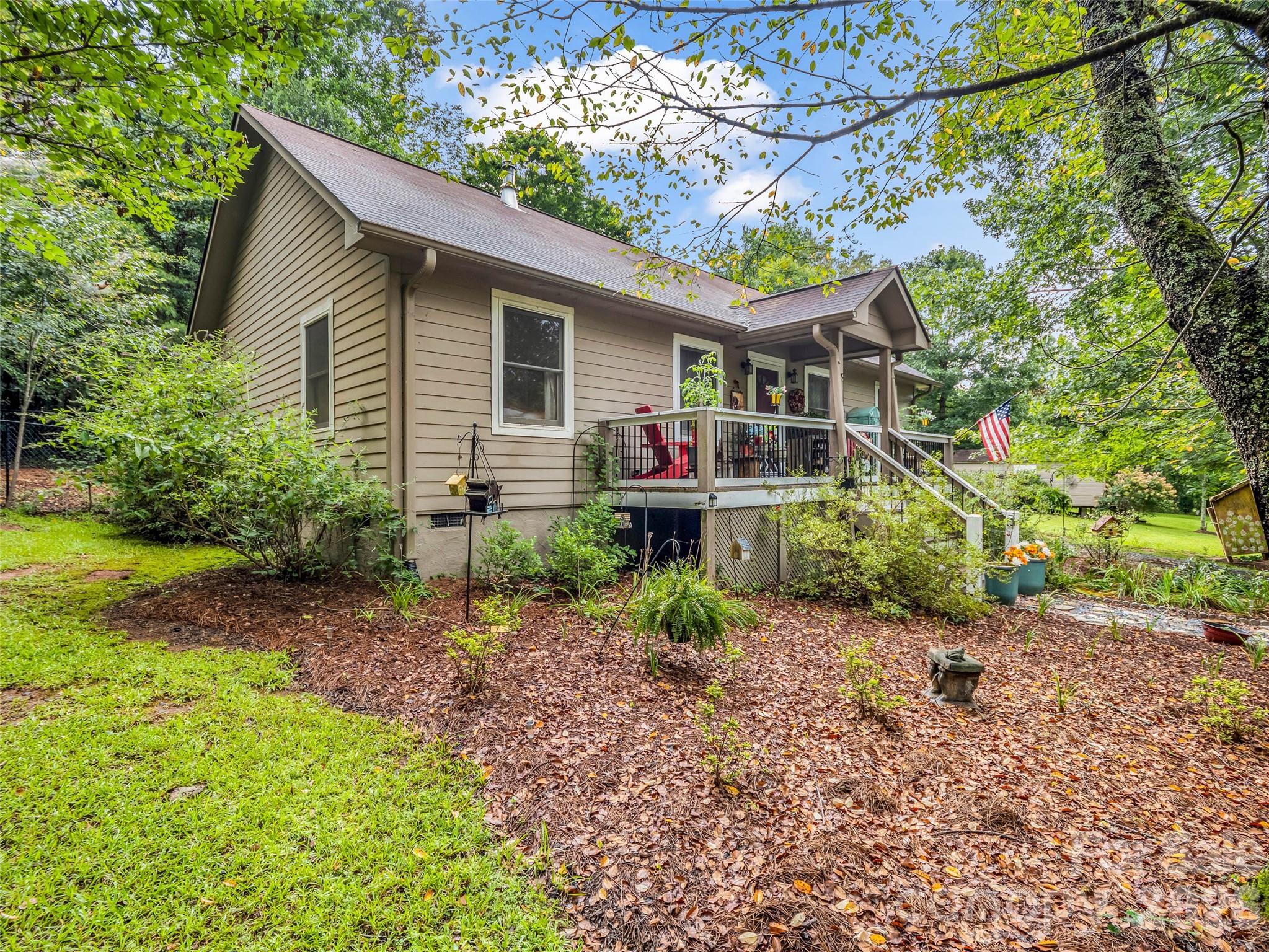 412 Whitestone Circle