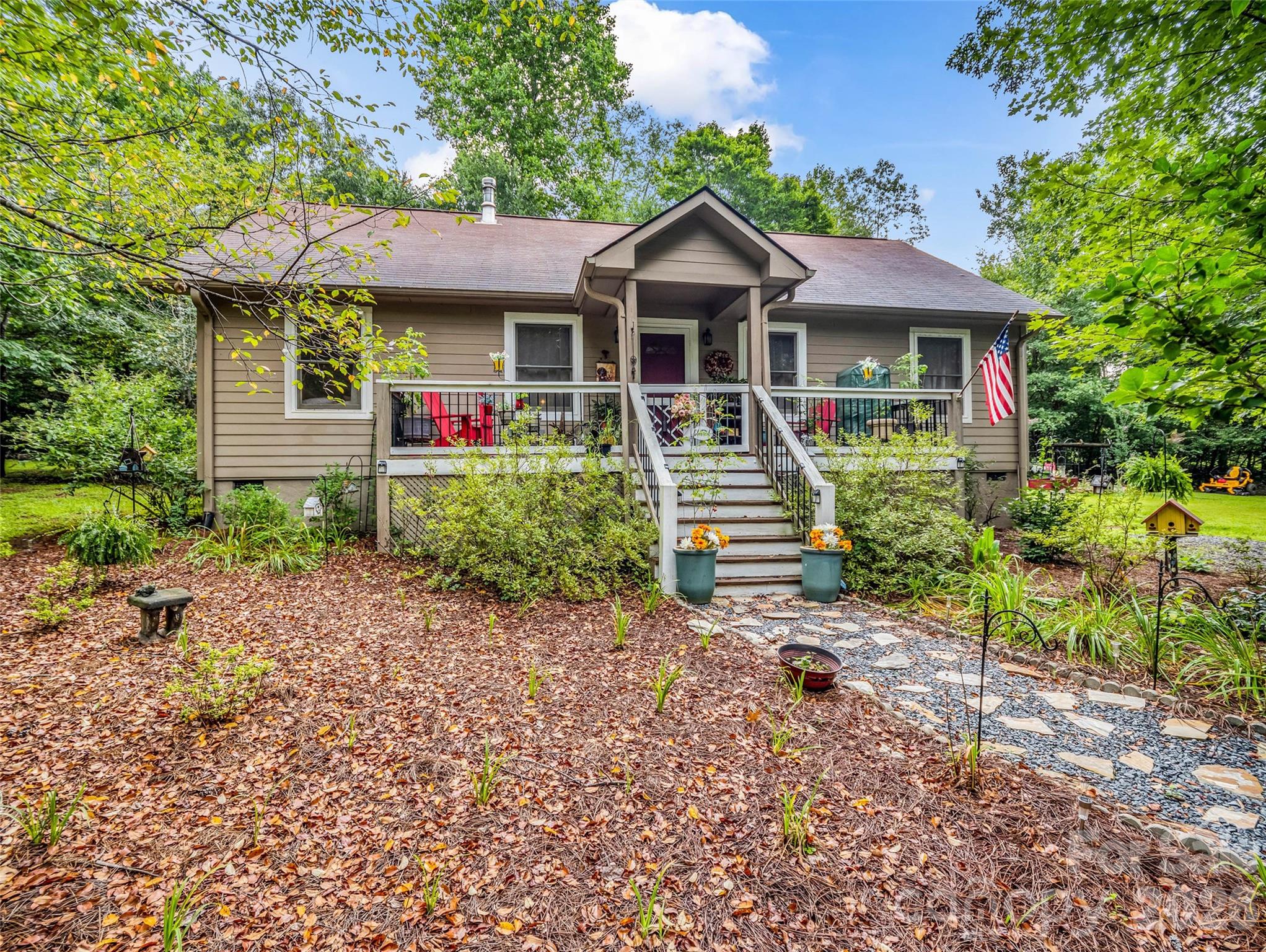 412 Whitestone Circle
