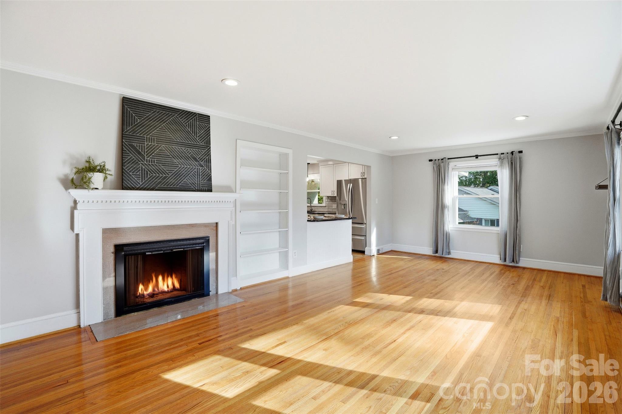 931 Hickory Nut Street