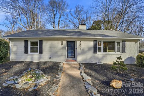 931 Hickory Nut Street Charlotte NC 28205