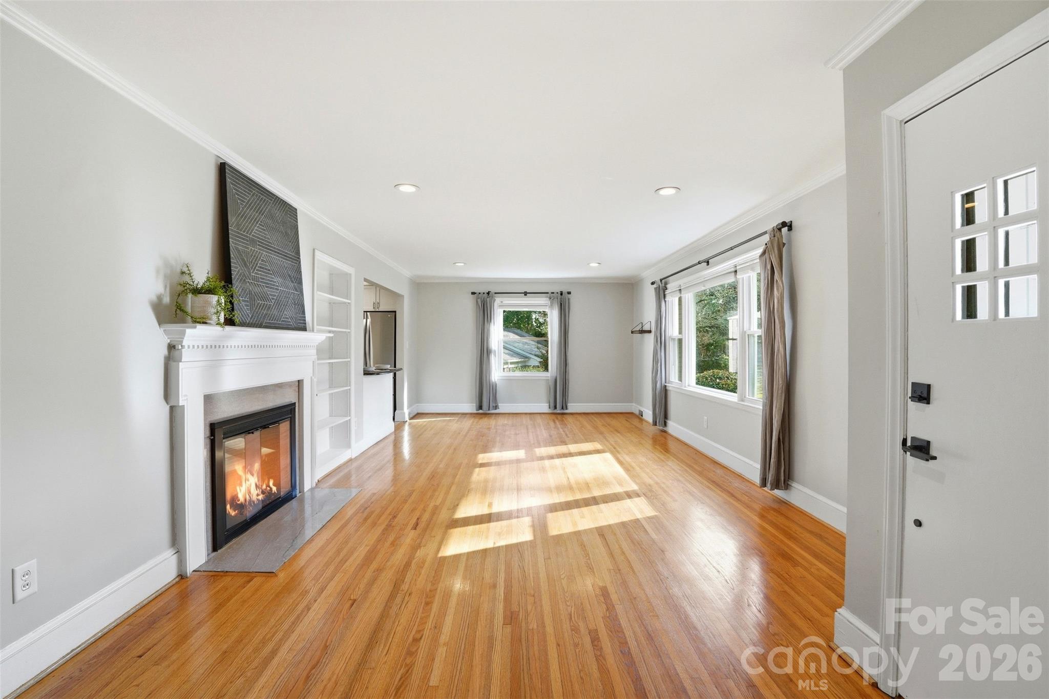 931 Hickory Nut Street