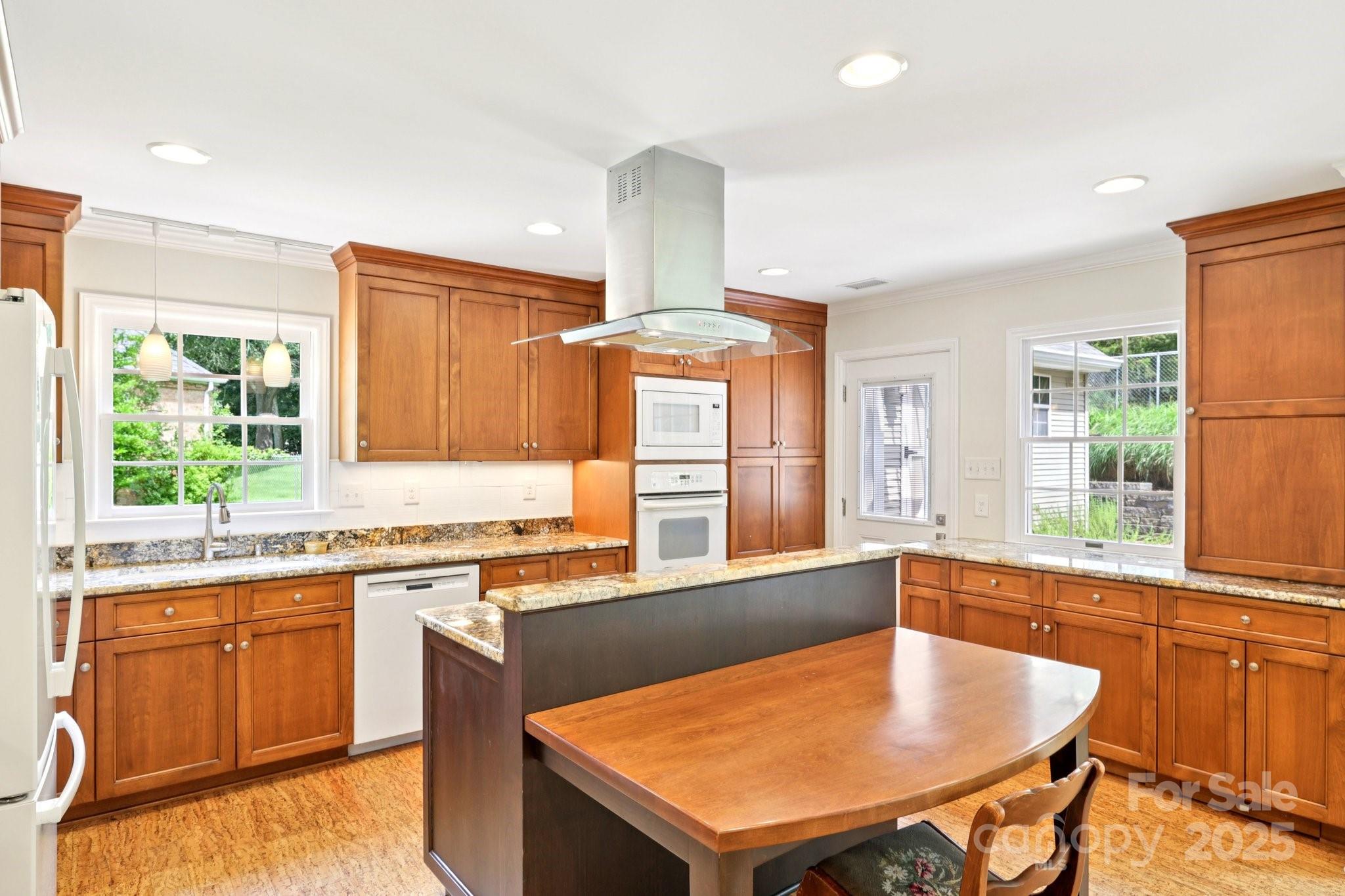 3916 Blowing Rock Way