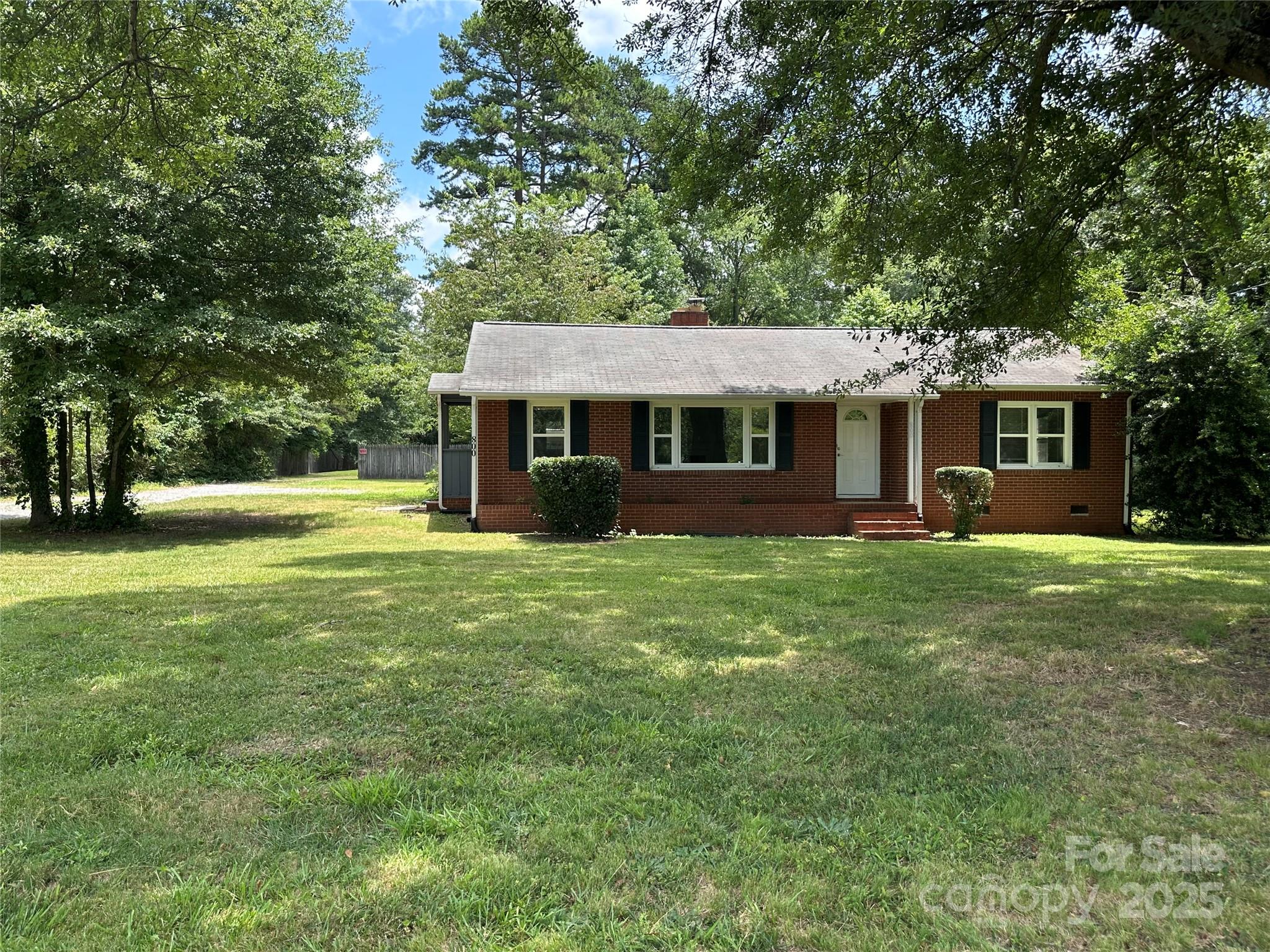 800 Mt Holly Huntersville Road