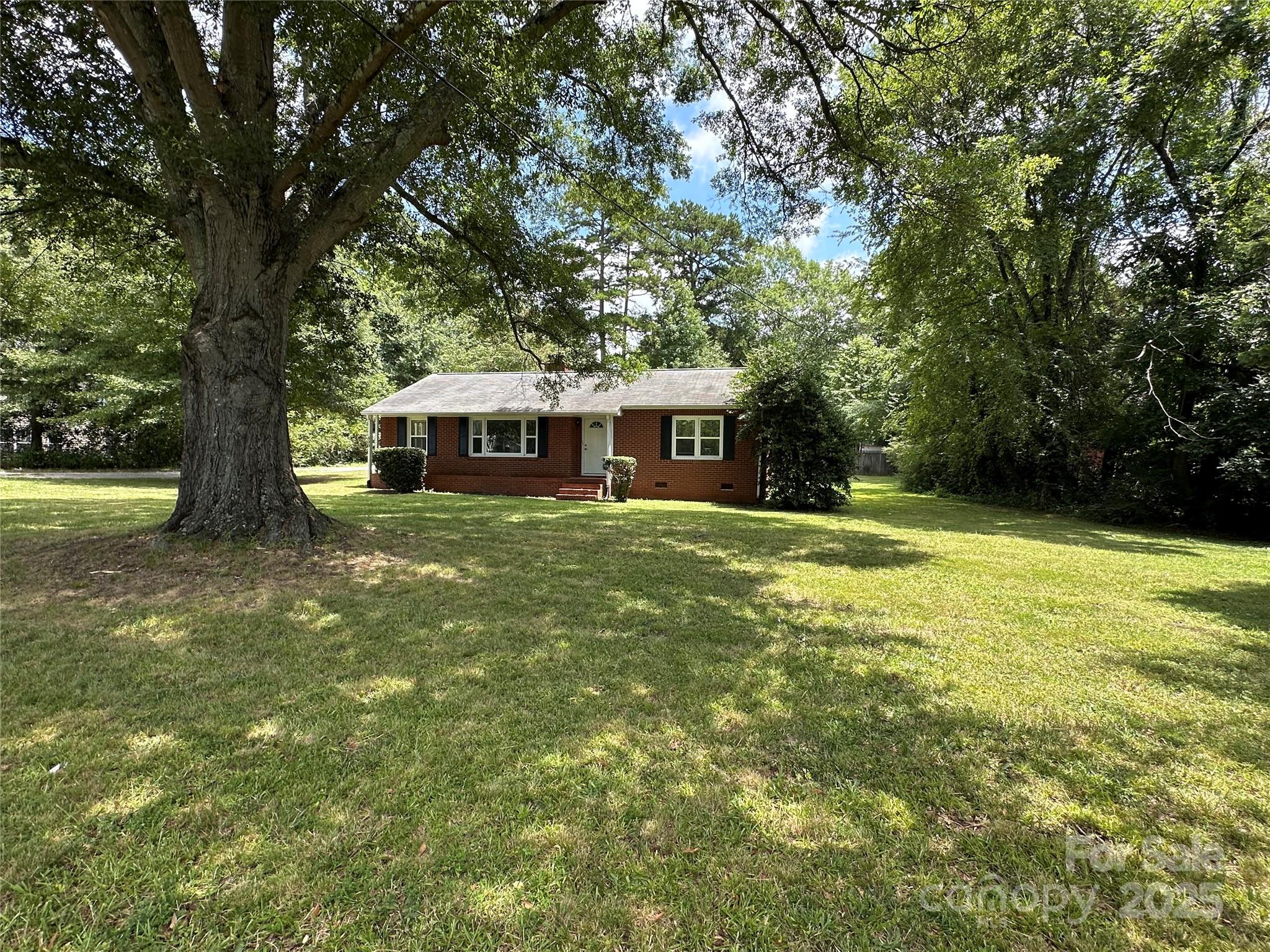 800 Mt Holly Huntersville Road