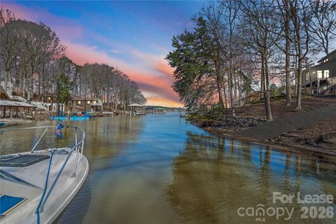Photo of 280 Lakeview Shores Loop, Mooresville, NC 28117 (MLS # 4379093)
