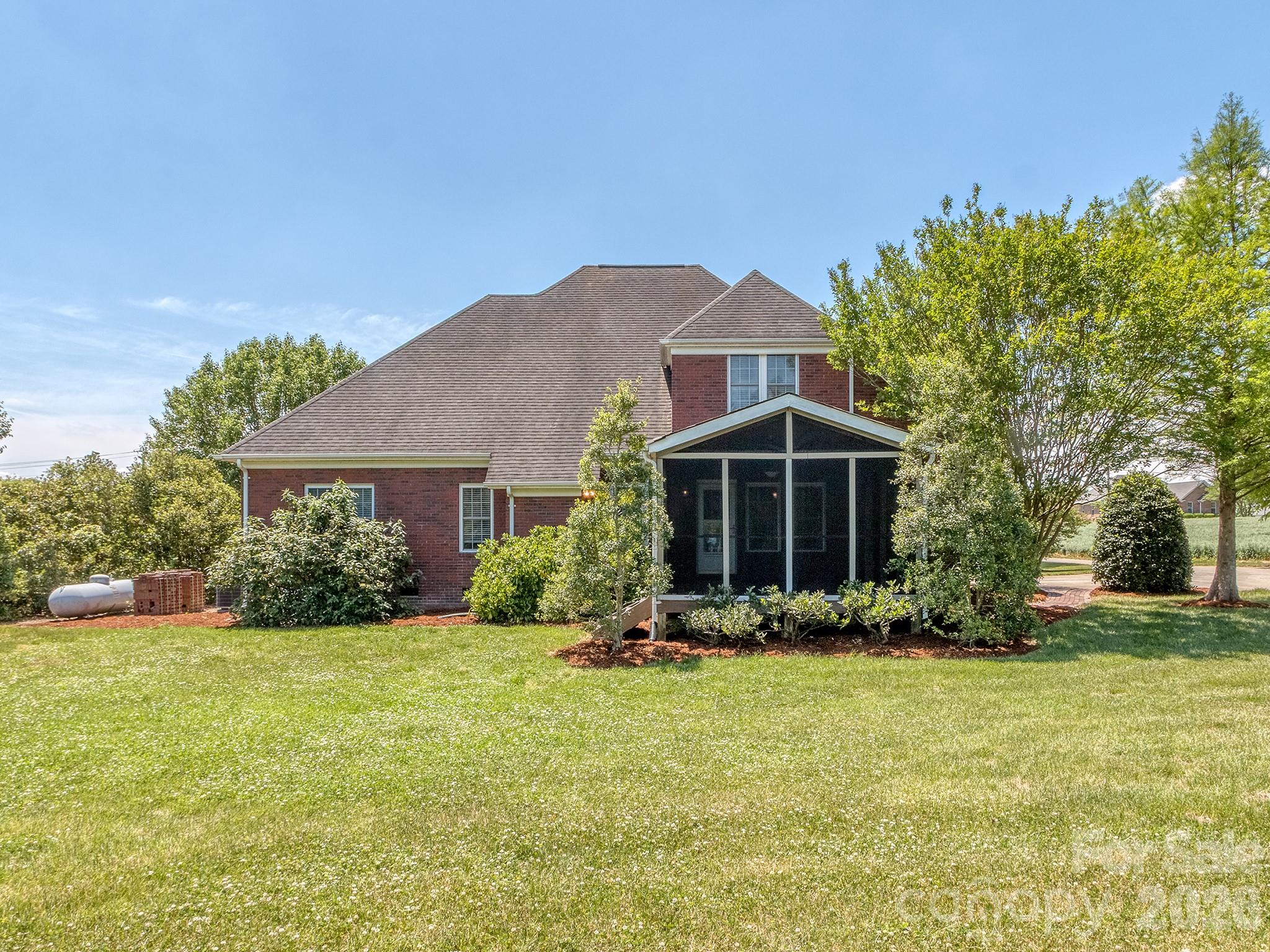 Country Manor - Residential