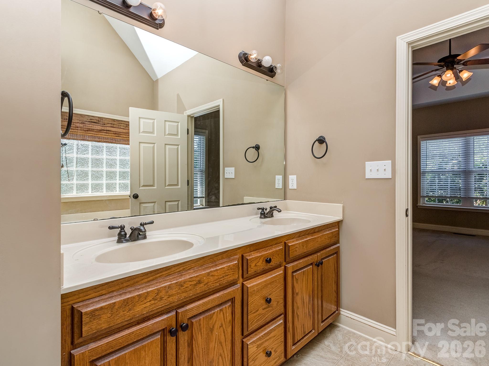 Country Manor - Residential