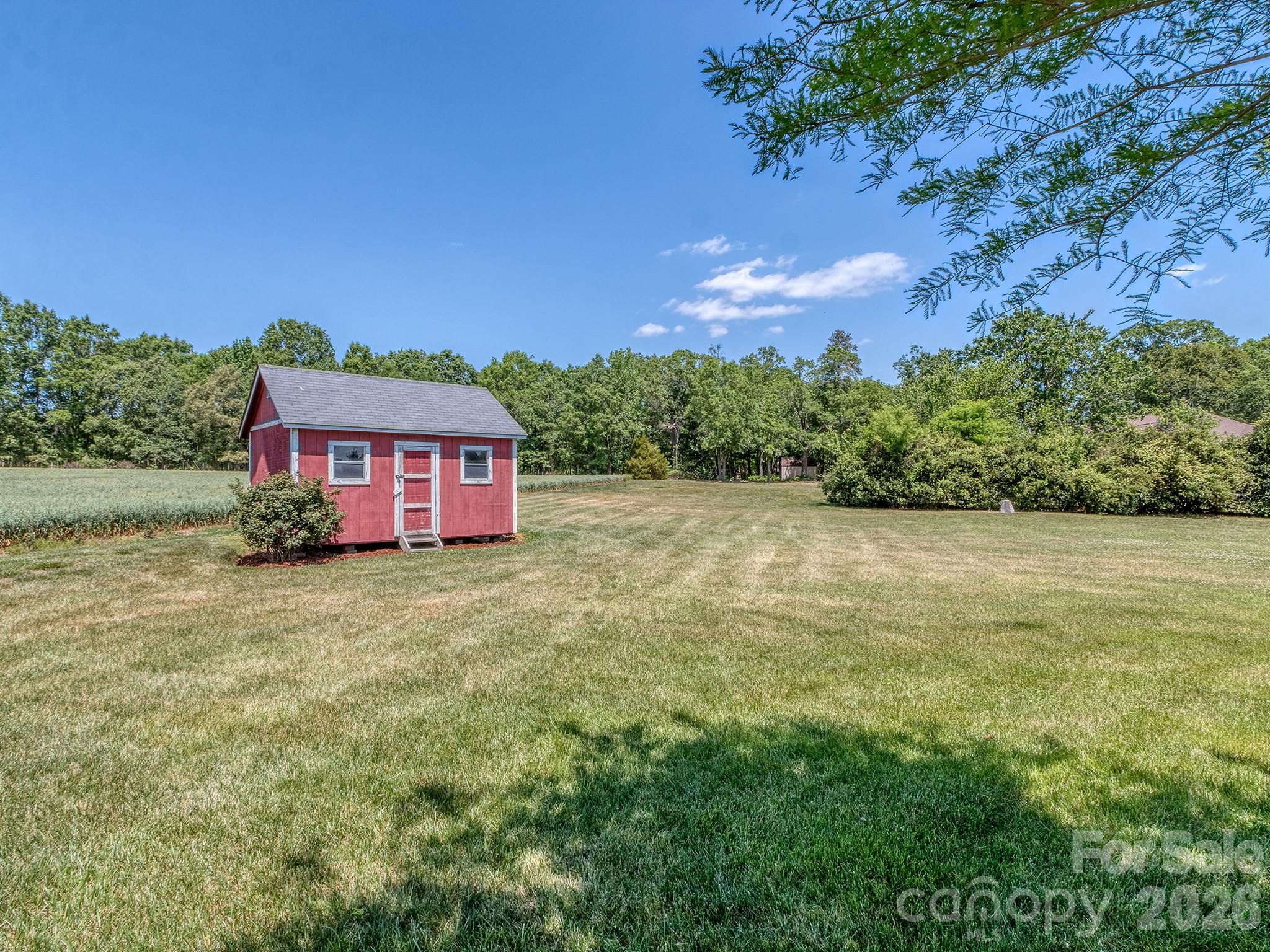 Country Manor - Residential