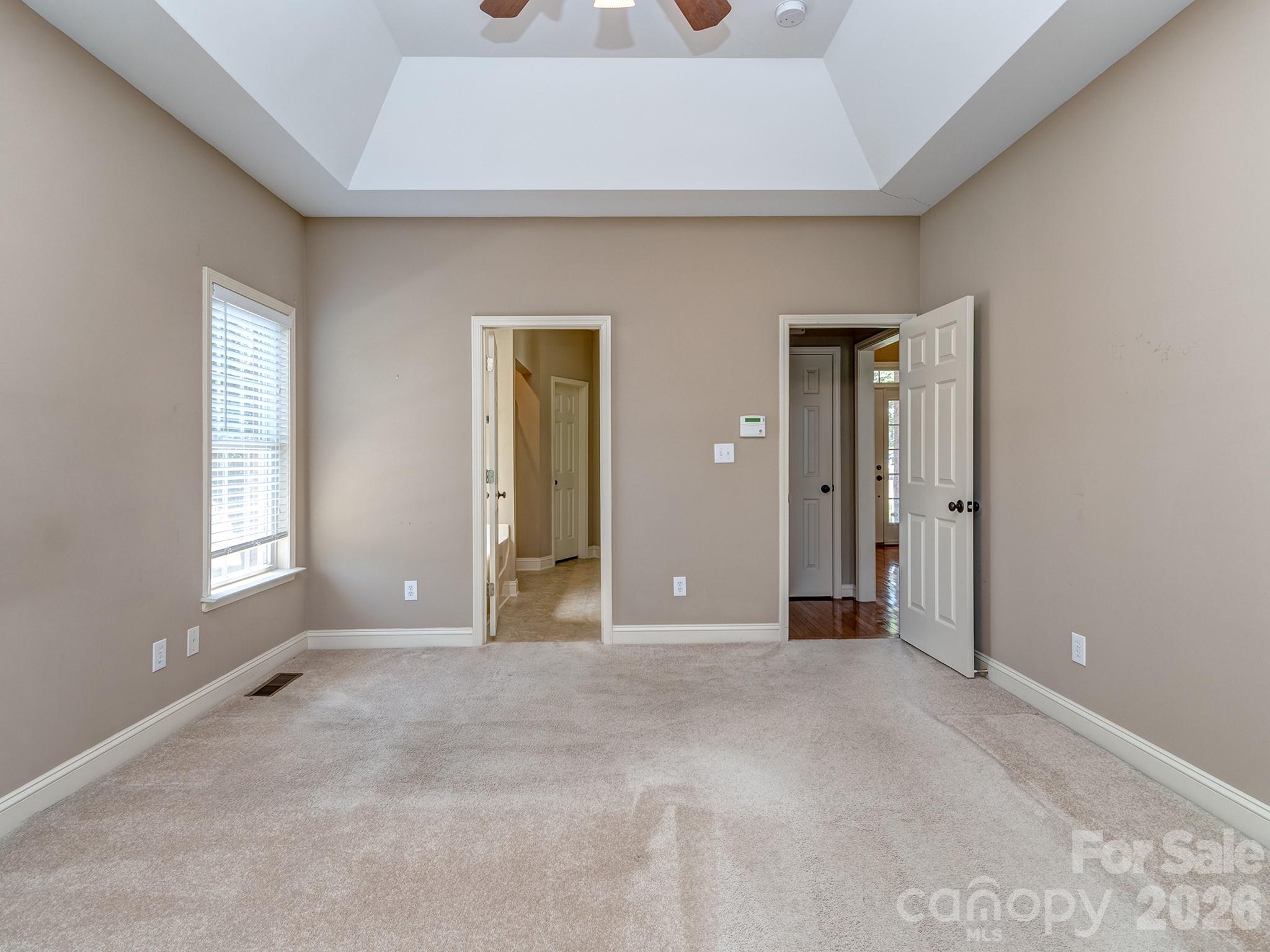 Country Manor - Residential