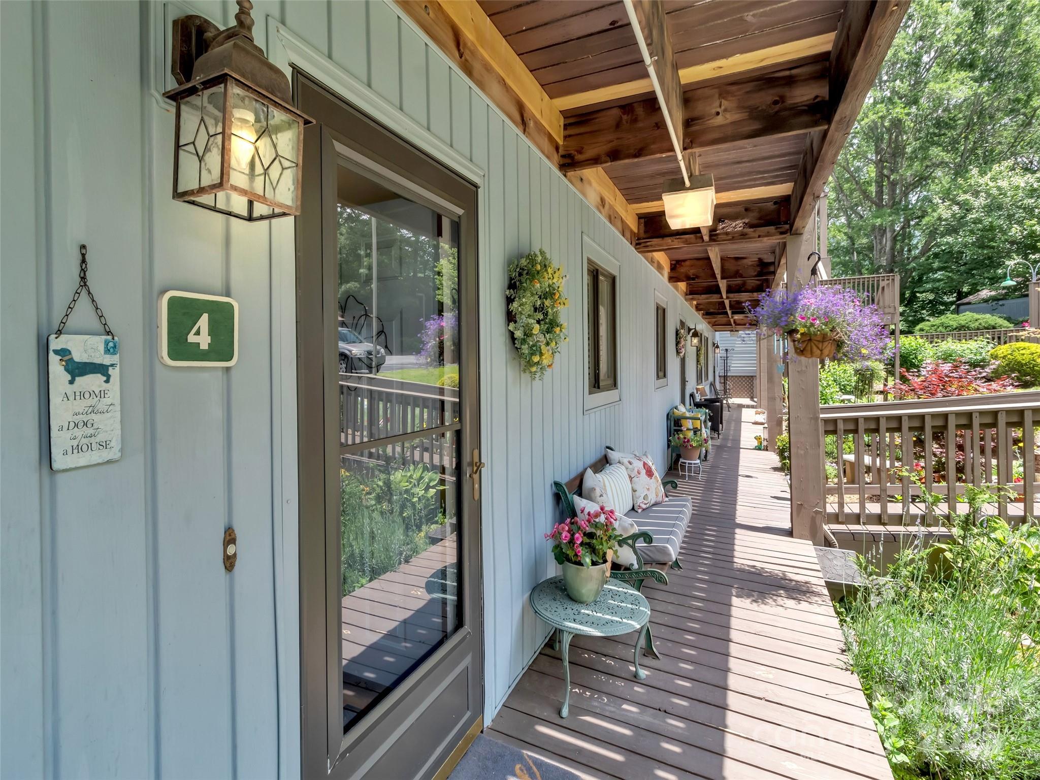 87 Willow Road D-4