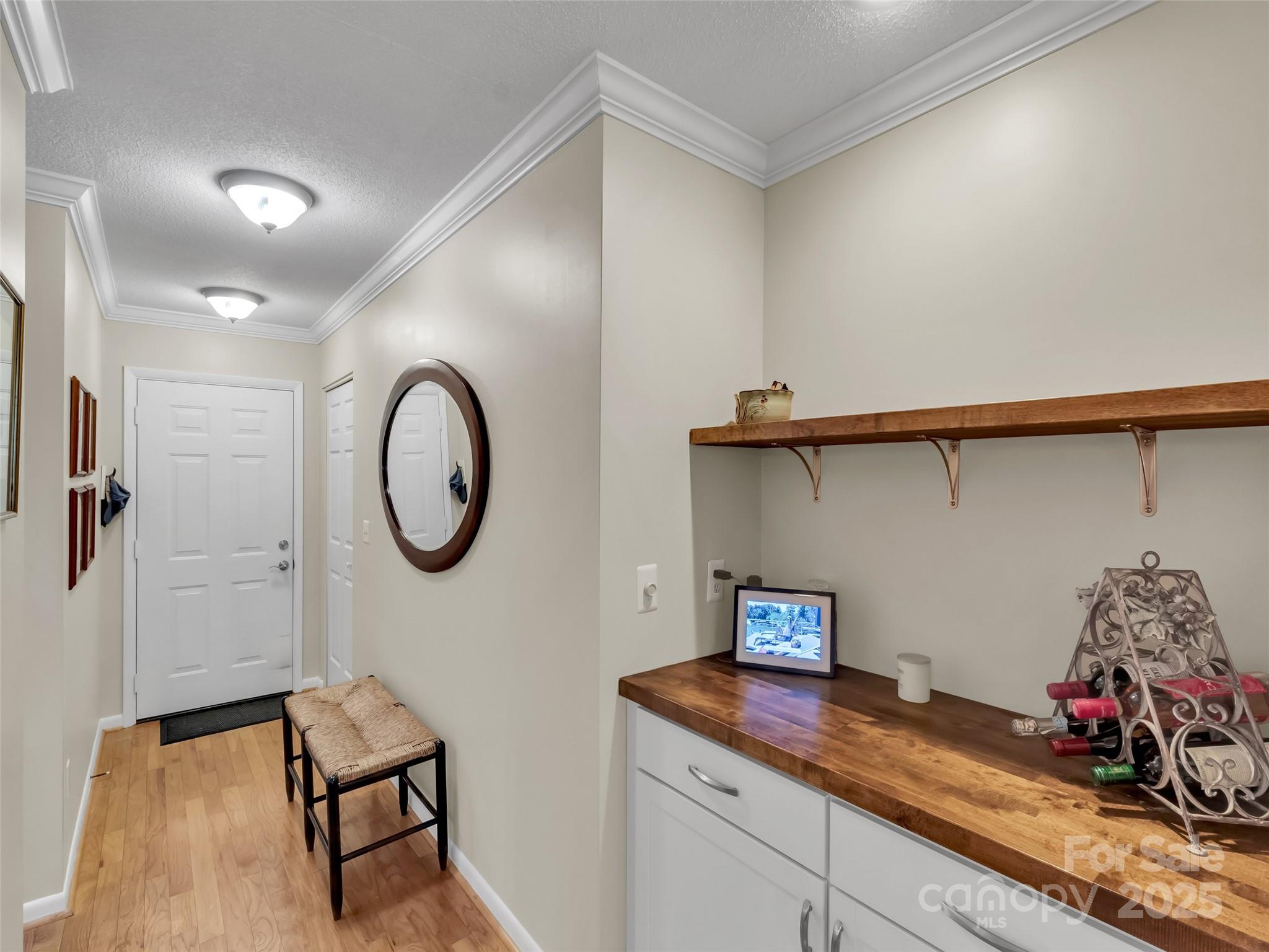 87 Willow Road D-4