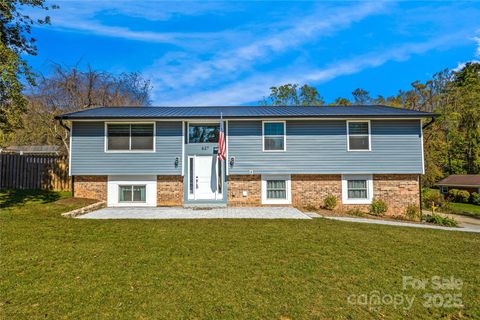 Photo of 627 Delaware Lane, Hendersonville, NC 28791 (MLS # 4315987)