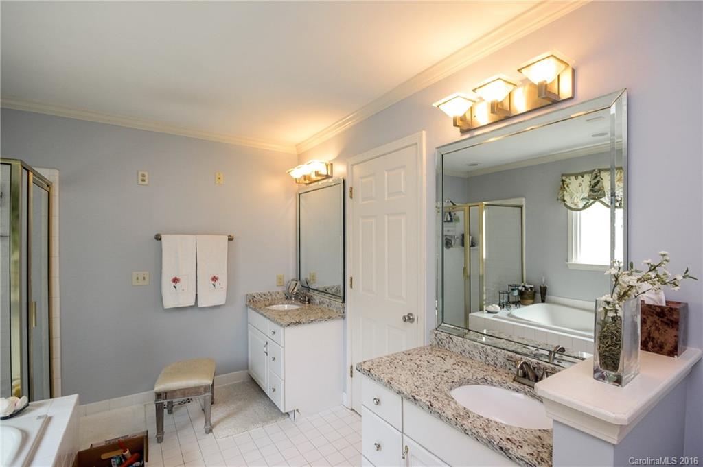 Mistletoe Ridge - Residential