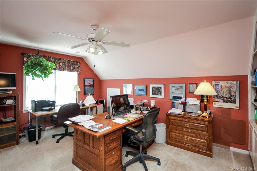 Mistletoe Ridge - Residential