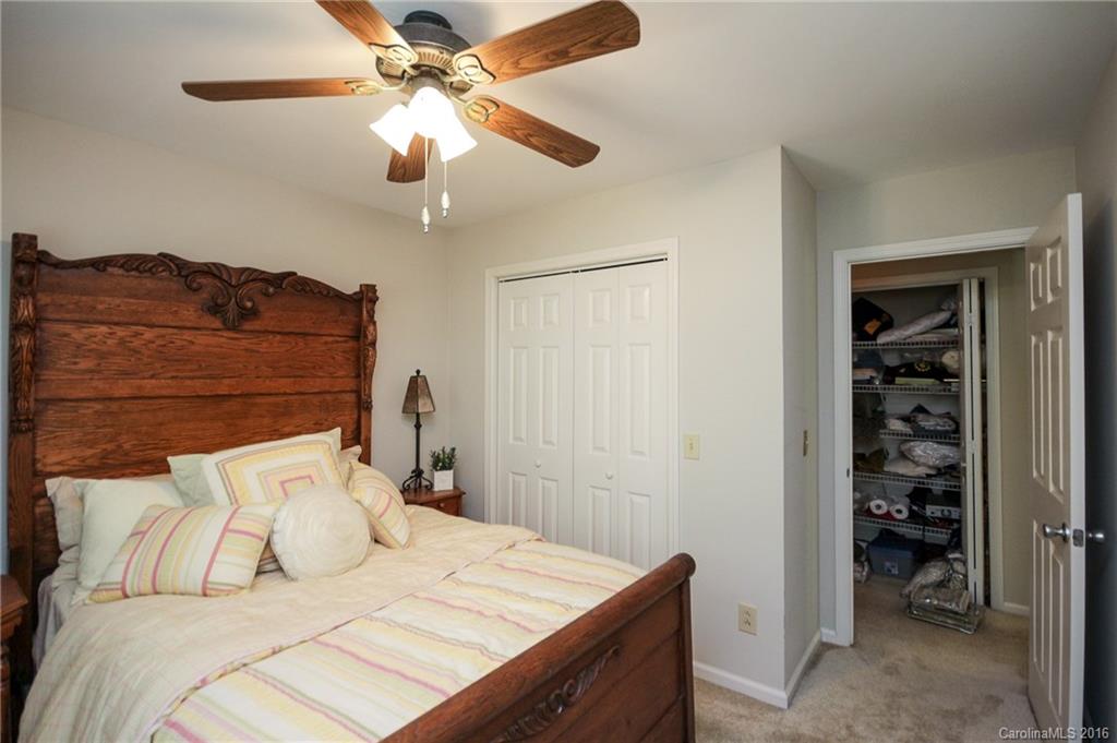 Mistletoe Ridge - Residential