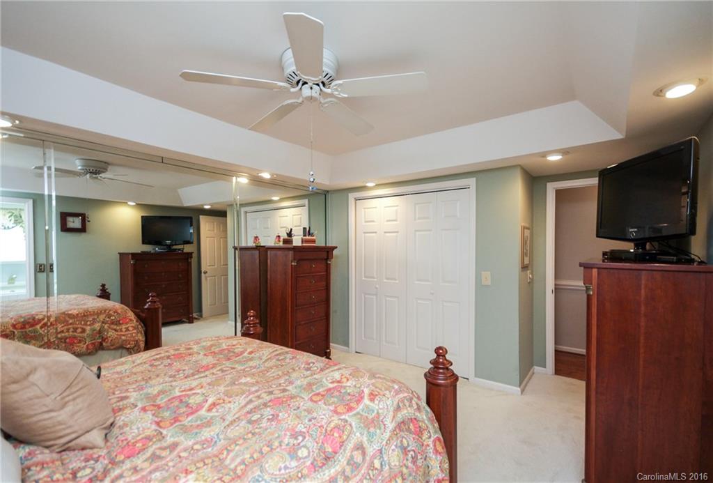 Mistletoe Ridge - Residential