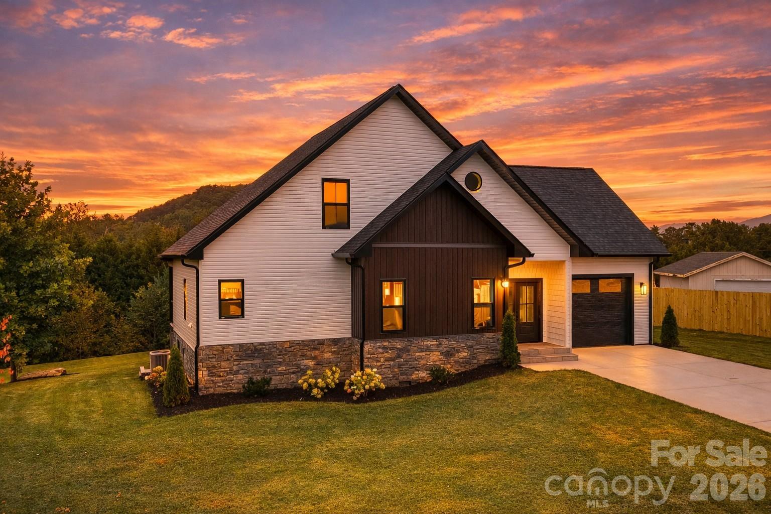 LONE LAUREL - Residential