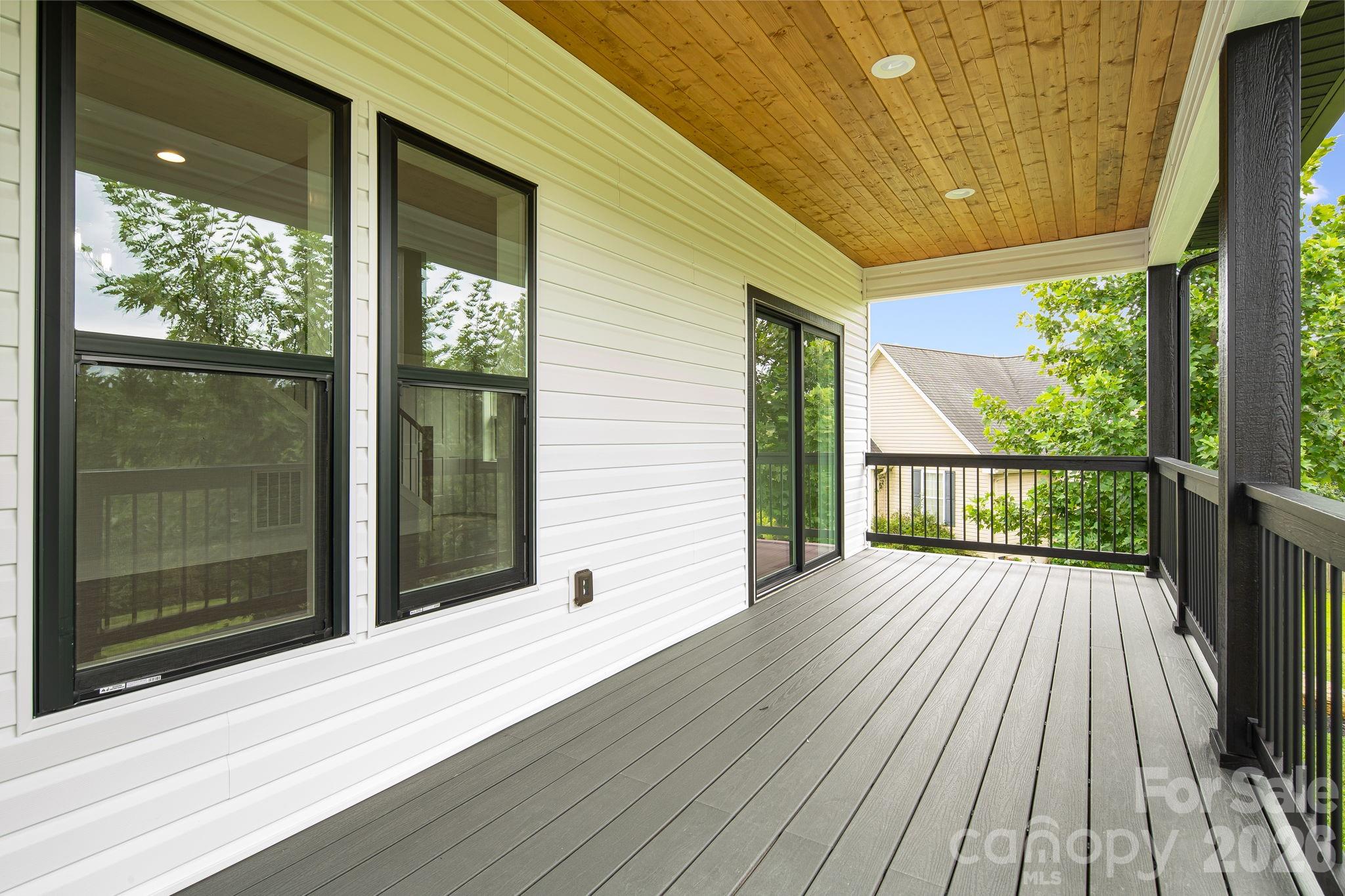 LONE LAUREL - Residential