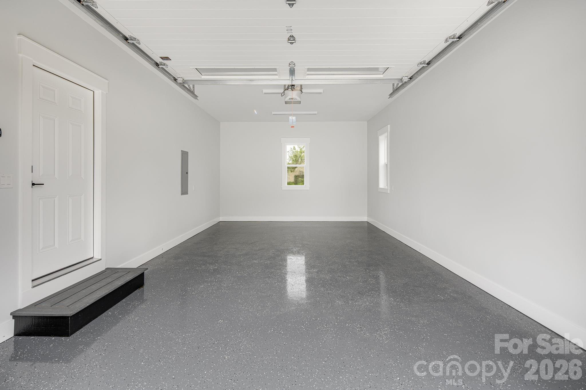 LONE LAUREL - Residential