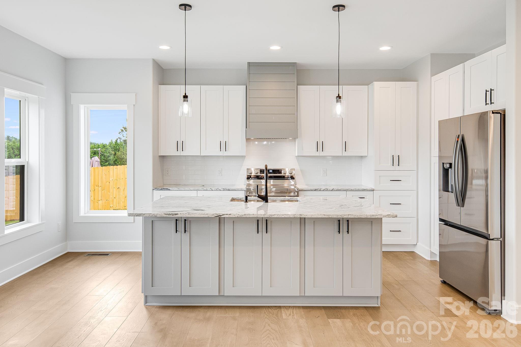 LONE LAUREL - Residential