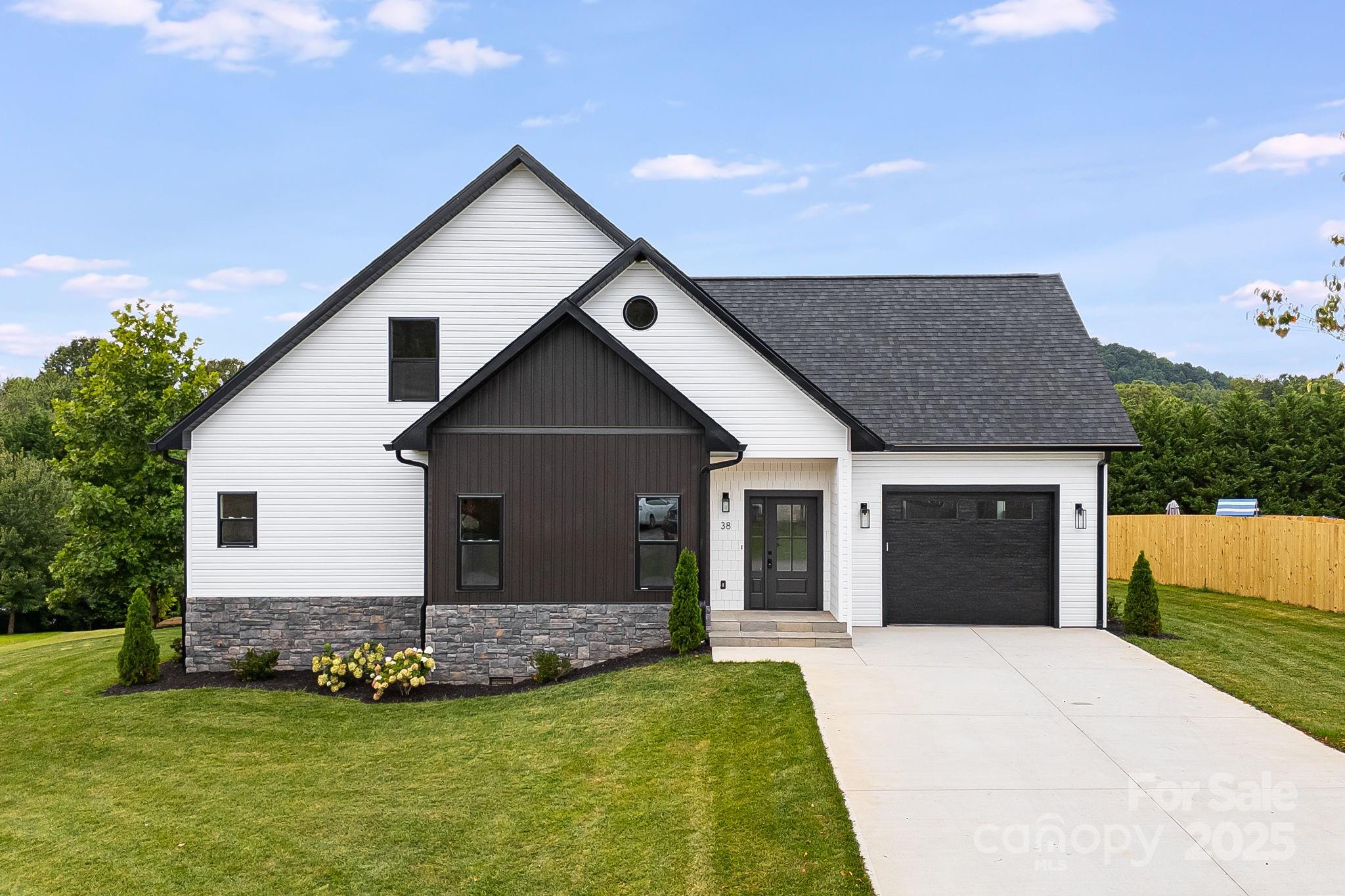 38 Red Laurel Court