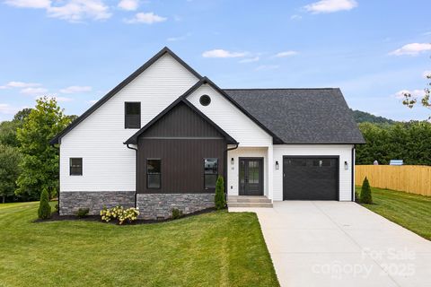 38 Red Laurel Court Hendersonville NC 28792