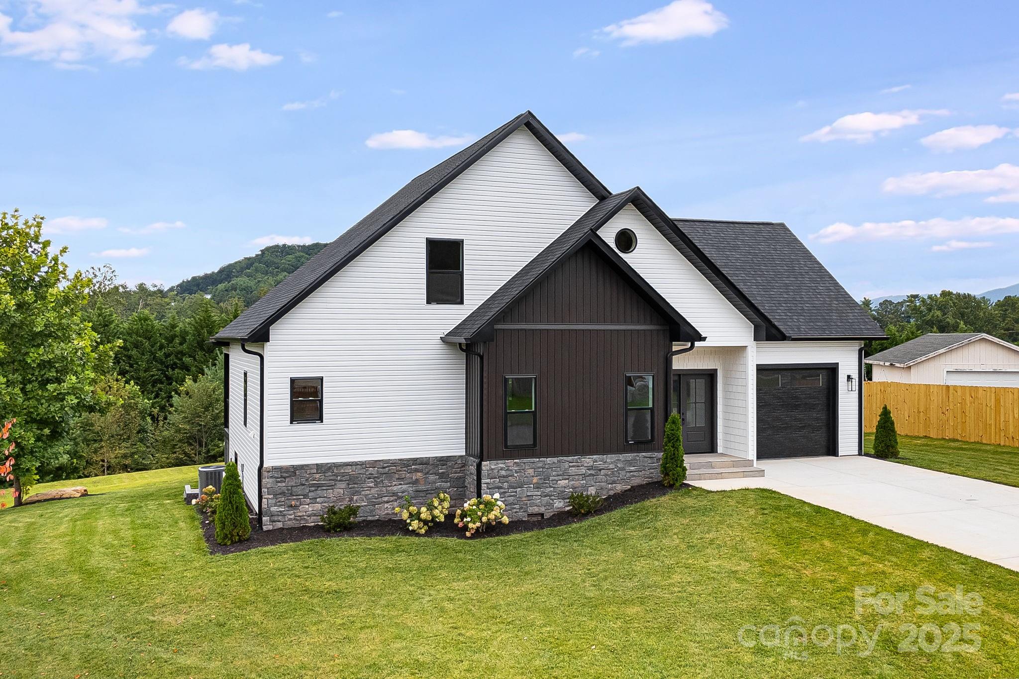 38 Red Laurel Court