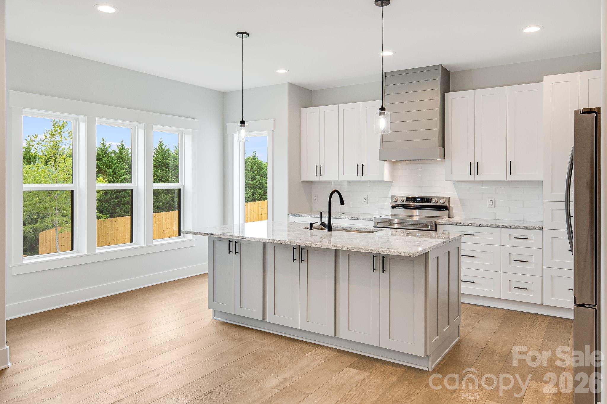 LONE LAUREL - Residential