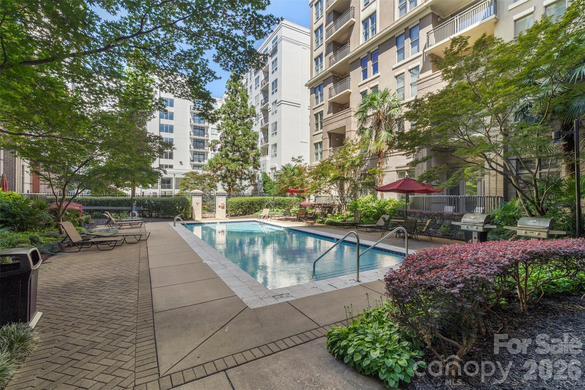 718 W Trade Street 801