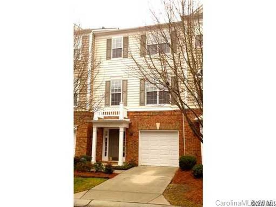 3 Bedroom townhome in great location! Large open floor plan and gorgeous hardwoods on the main floor. Good size kitchen.  Tenant to verify all schools. ALL APPLICATIONS SUBJECT TO NATIONWIDE CRIMINAL, CREDIT, SEX OFFENDER AND EVICTION CHECK. WE DO NOT ACCEPT SECTION 8. DO NOT DISTURB CURRENT TENANT. ALL PETS ARE CONDITIONAL AND MUST BE APPROVED.