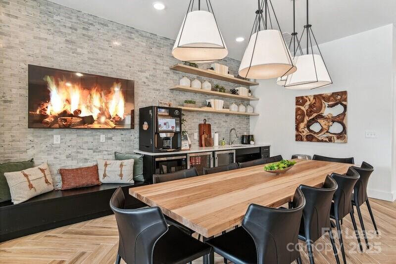 Charlotte, North Carolina 28273, United States, 2 Bedrooms Bedrooms, ,2 BathroomsBathrooms,Residential,Active,218486