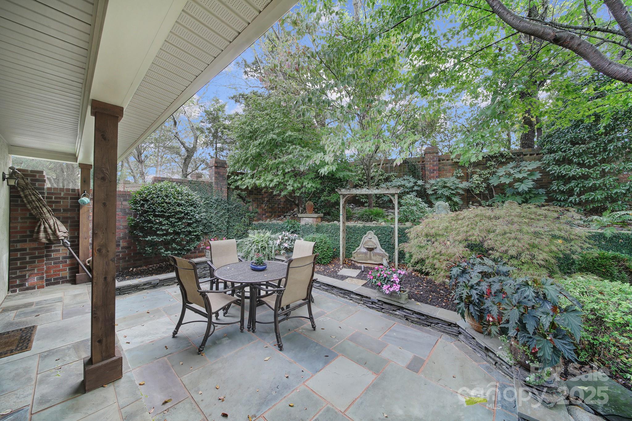 The Villas of Brooks Knoll - Residential