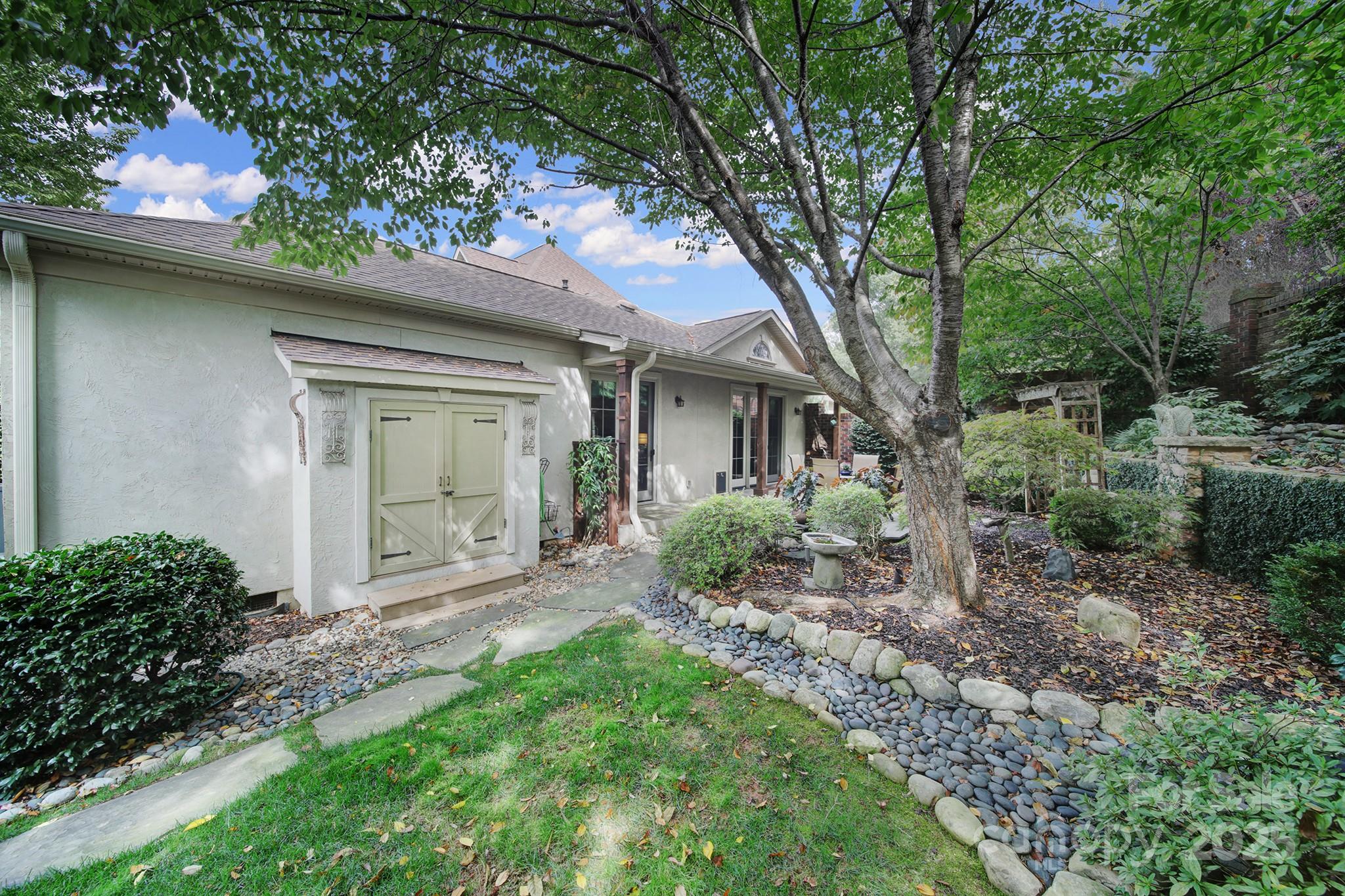 The Villas of Brooks Knoll - Residential