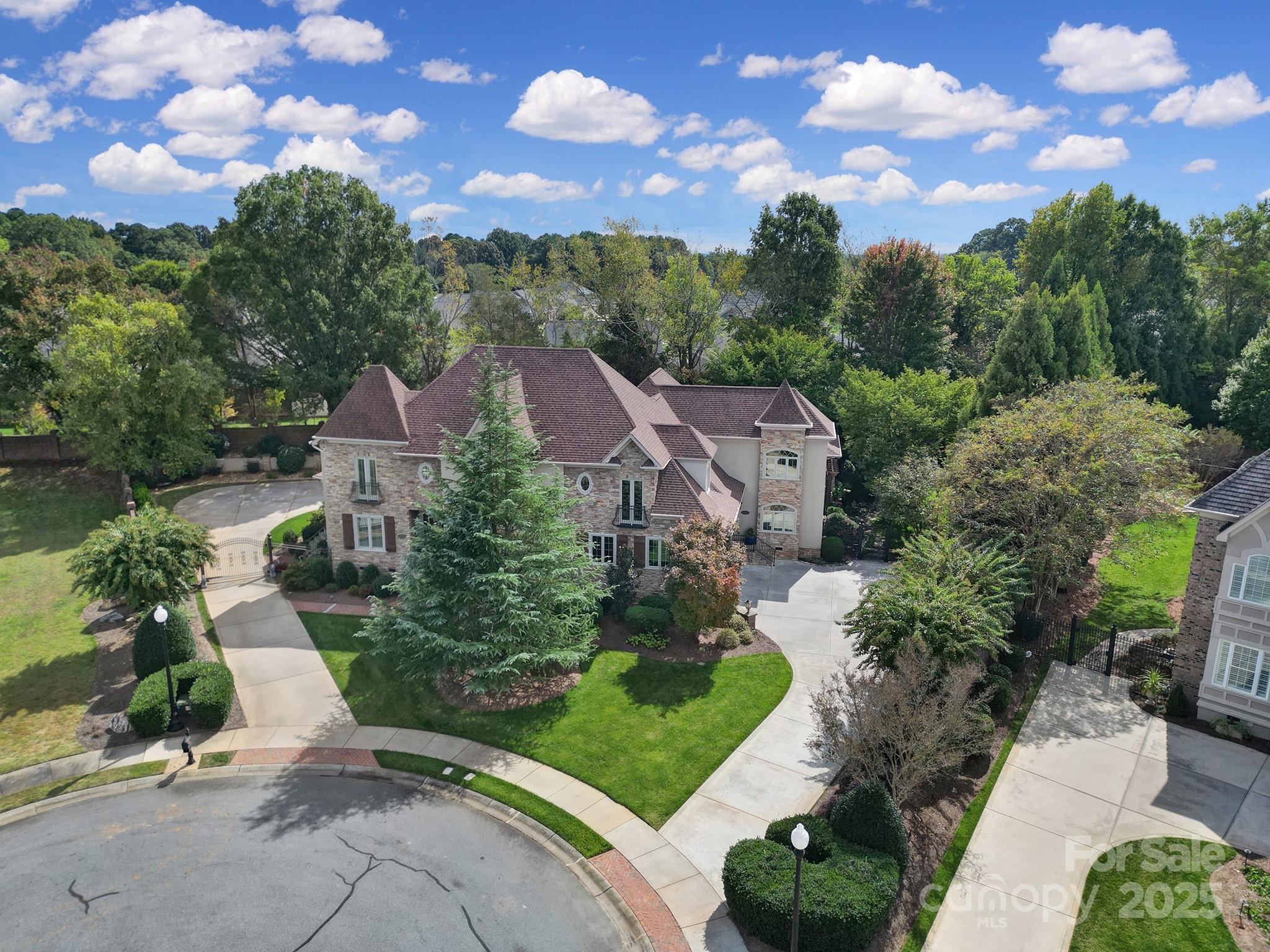 The Villas of Brooks Knoll - Residential