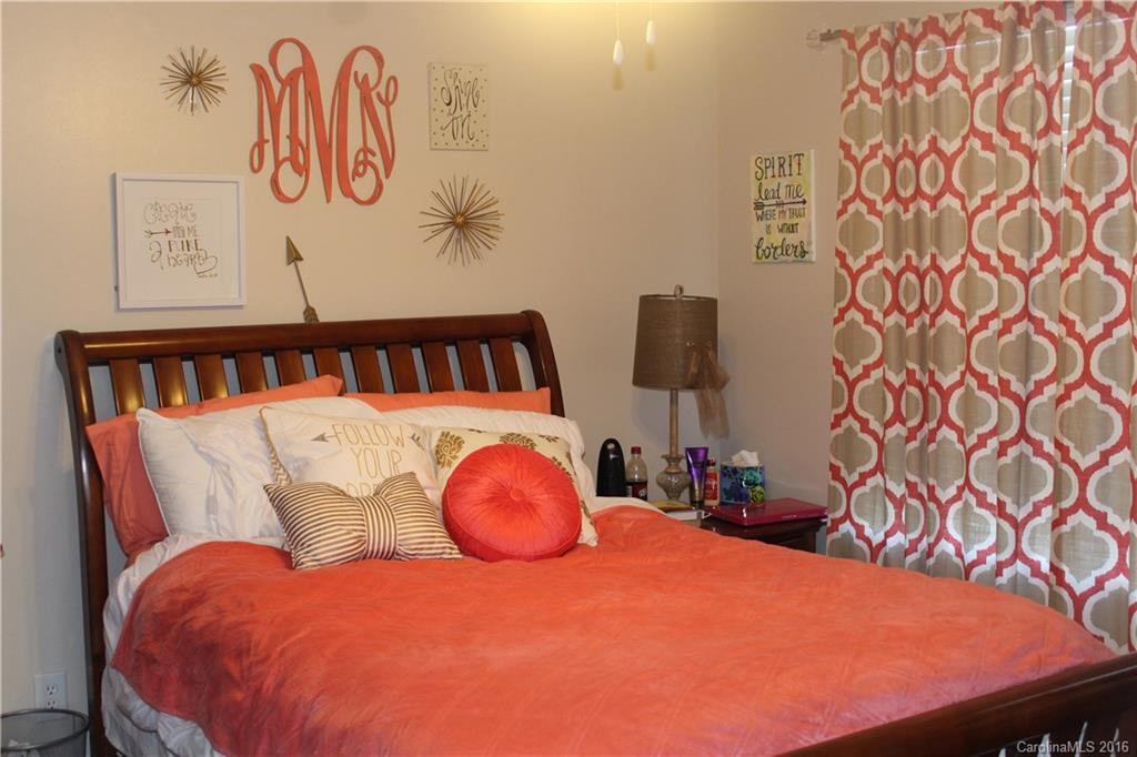 Autumn Cove At Lake Wylie - Residential